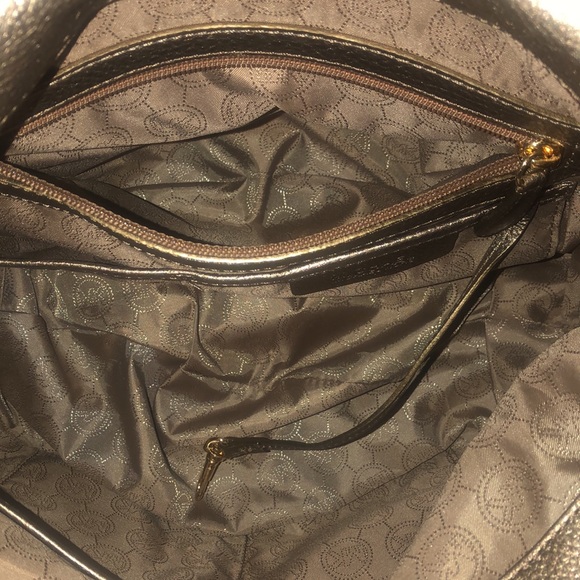 Michael Kors large Layton leather hobo style shoulder bag. - Picture 7 of 11